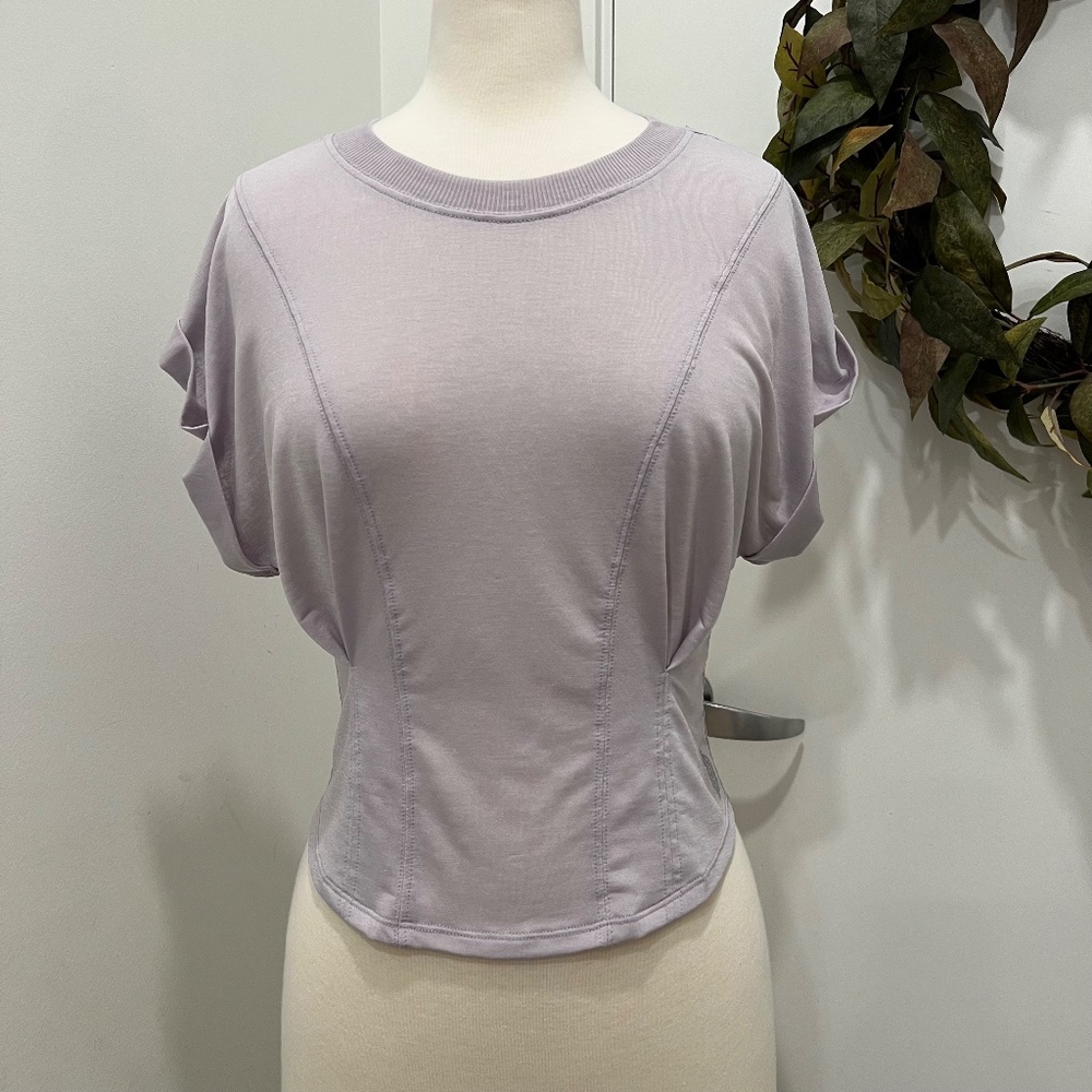 RARE Free People Movement Short Sleeve Yoga Top, Size Small, in Pale Pur…